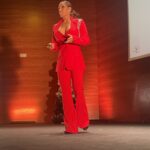 Silvia Cobos spekaer en comunicacion ventas y presencia